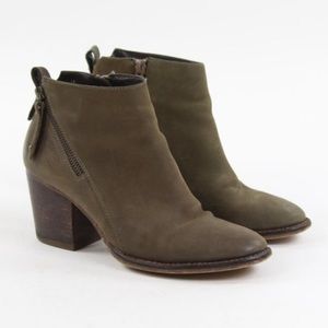 Blondo waterproof Nivada booties size 8 brown olive color